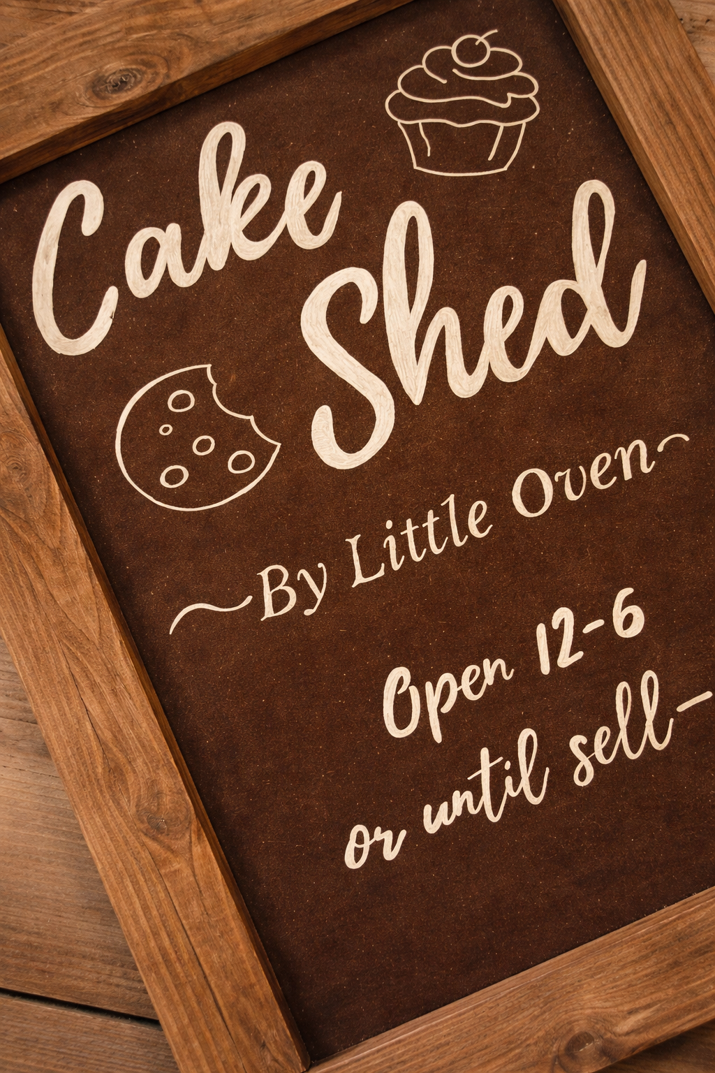 Hand-decorated celebration cake by Little Oven
